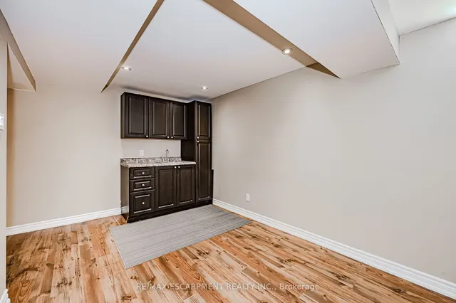 Additional image 38 of 76 Moorland Cres