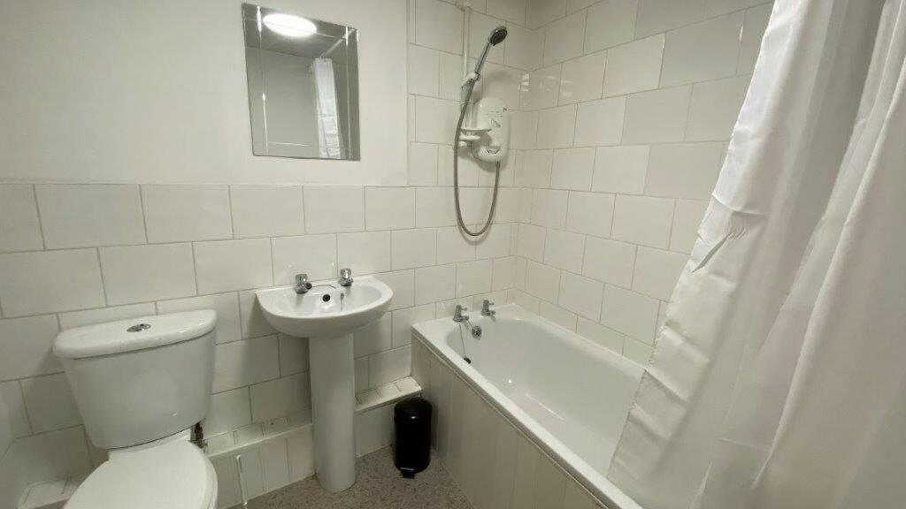 Additional image 9 of Broad Street, Canterbury - Ref 1934