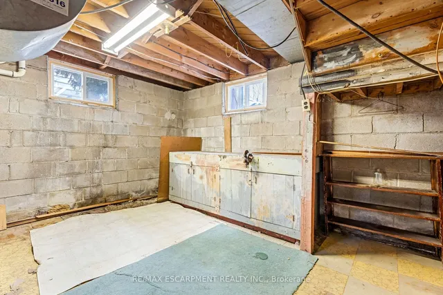 Additional image 30 of 59 Mountain Ave