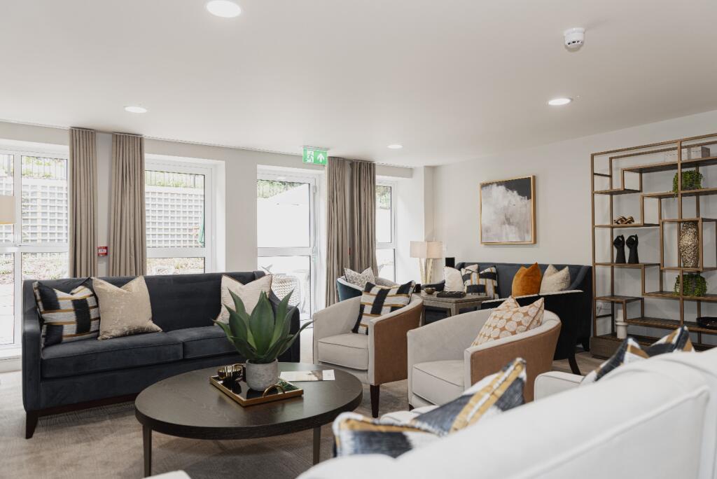 Additional image 8 of Woodcote Valley Road, Medford House, Purley