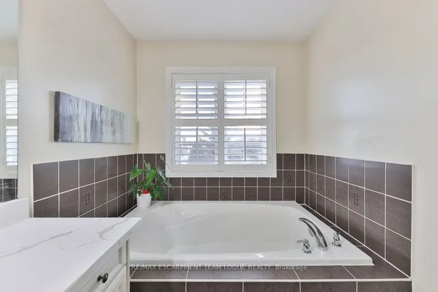 Additional image 23 of 1298 Tupper Dr