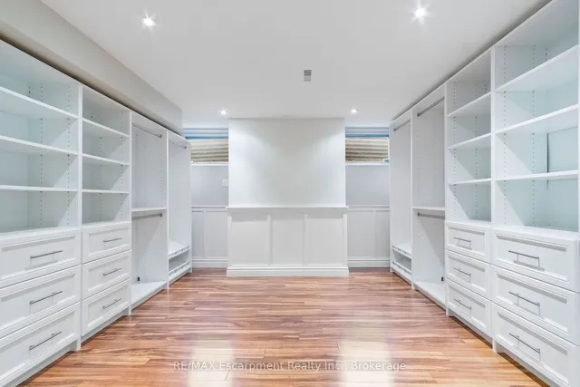 Additional image 32 of 501 CHAMBERLAIN Lane