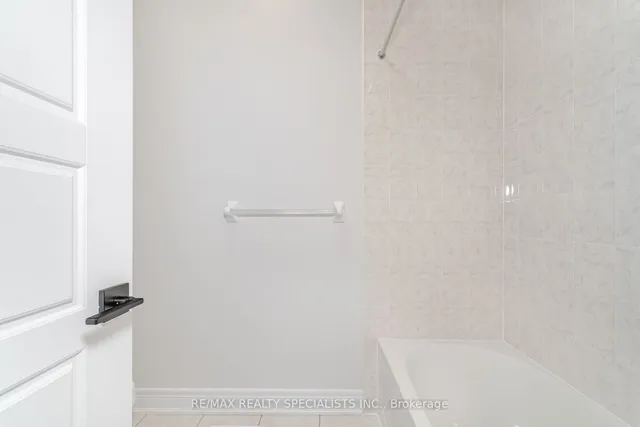 Additional image 32 of 12 Bosworth St