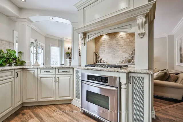 Additional image 13 of 2215 Vista Dr