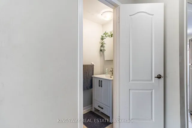 Additional image 17 of 5821 Tiz Rd