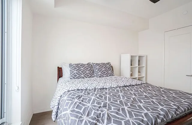 Additional image 16 of 509 Dundas St Unit 318