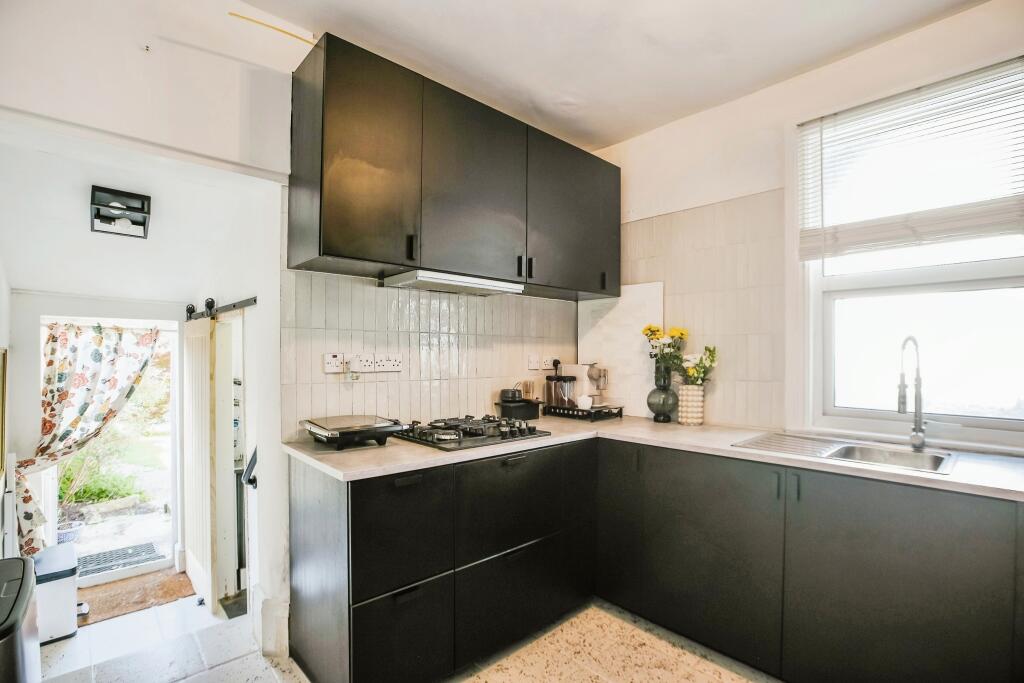 Additional image 19 of Bensham Manor Road, Thornton Heath, CR7