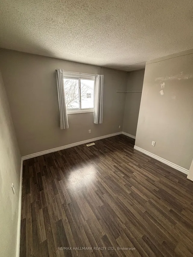 Additional image 9 of 466 Woodlawn Cres