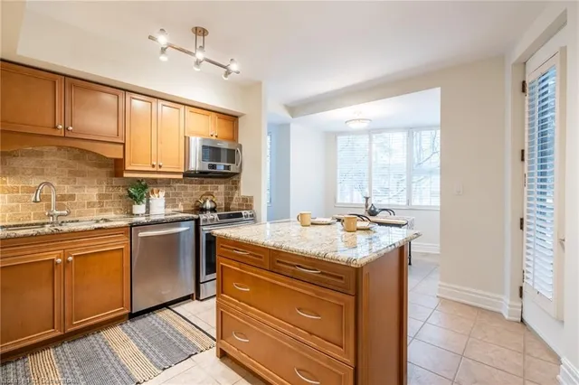 Additional image 29 of 77 Governors Rd Unit 201