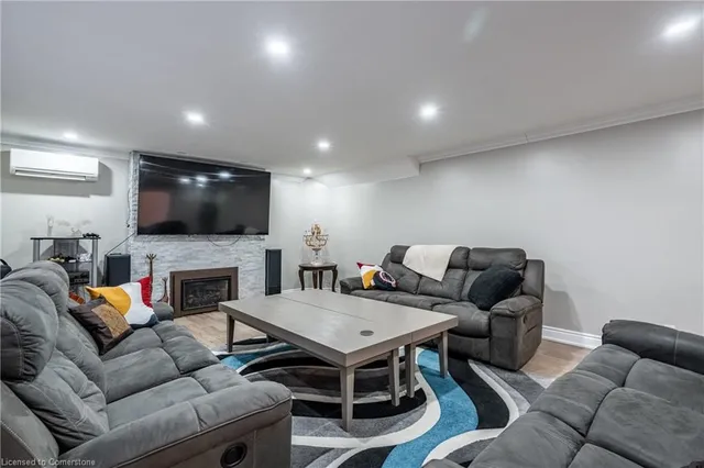 Additional image 8 of 10 Douglas Pl