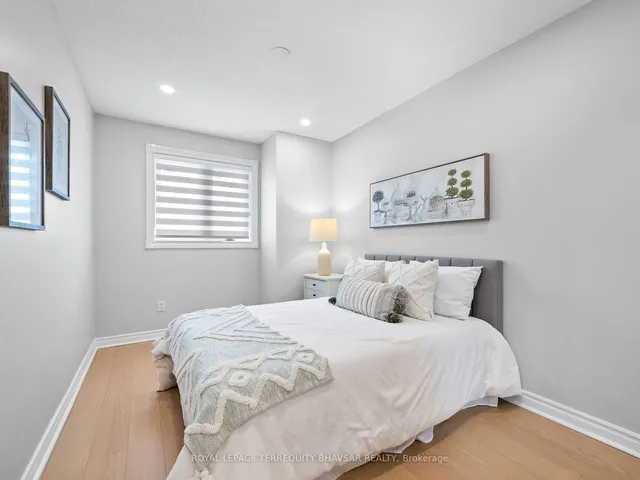 Additional image 31 of 4692 Owl Circ