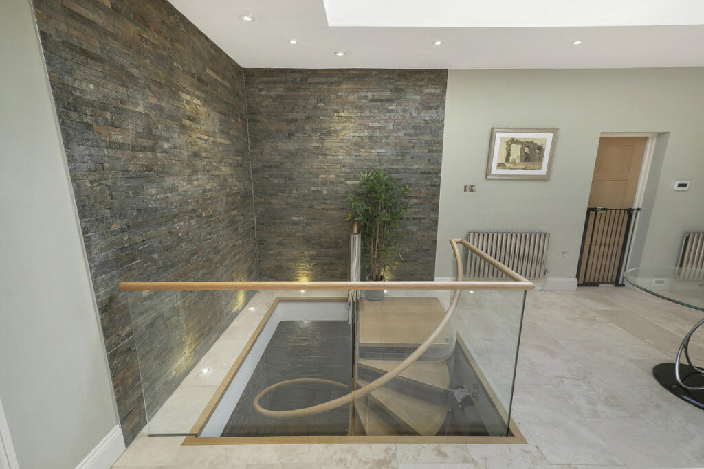 Additional image 49 of Webb Estate, Purley, Surrey