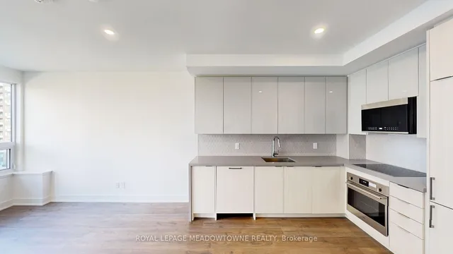 Additional image 4 of 2481 Taunton Rd Unit 805