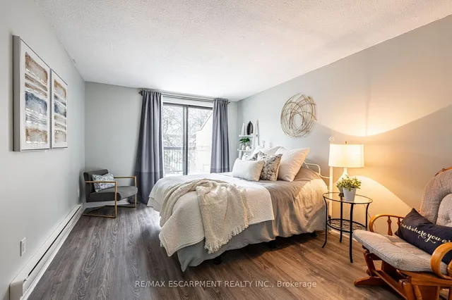 Additional image 16 of 1050 Falgarwood Dr Unit 125