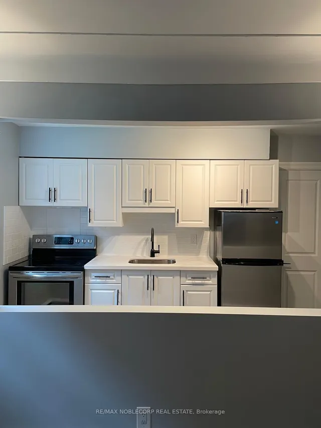 Additional image 5 of 5 Applewood Ave Unit 2