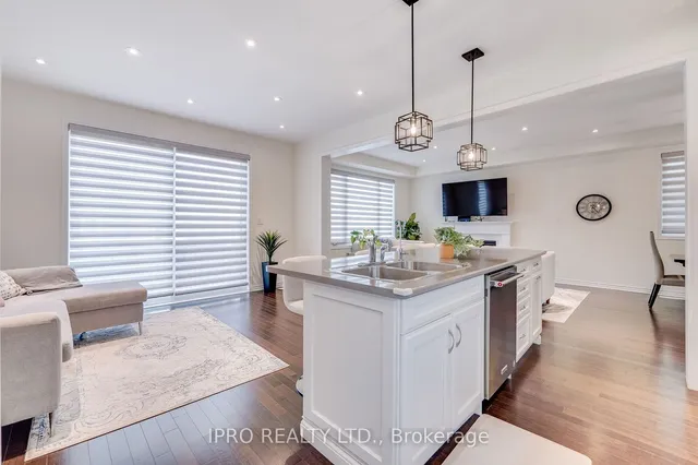 Additional image 20 of 692 Kennedy Circ