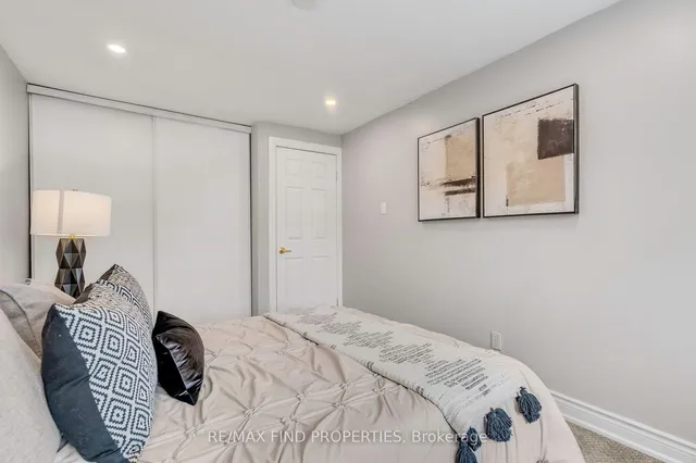 Additional image 37 of 2301 Derry Rd Unit 13