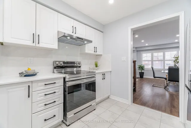 Additional image 20 of 114 Whitlock Ave