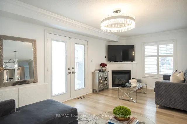 Additional image 14 of 635 Willmott Cres