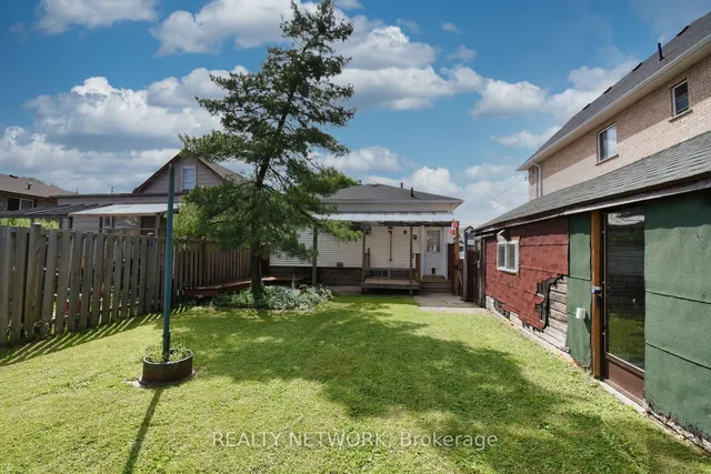 Additional image 26 of 17 Craigroyston Rd