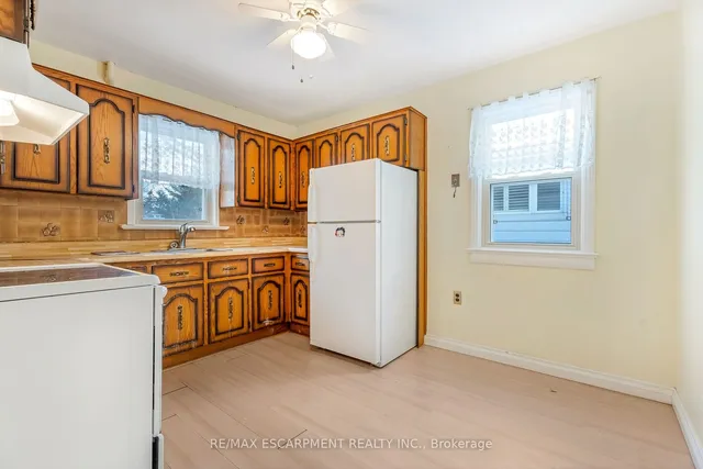 Additional image 10 of 59 Mountain Ave