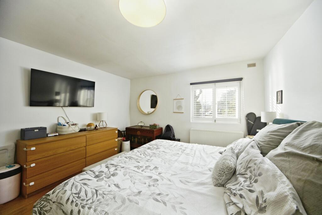 Additional image 9 of 230 Norbury Avenue, Thornton Heath, CR7