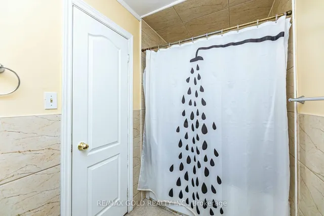 Additional image 16 of 7809 Priory Cres