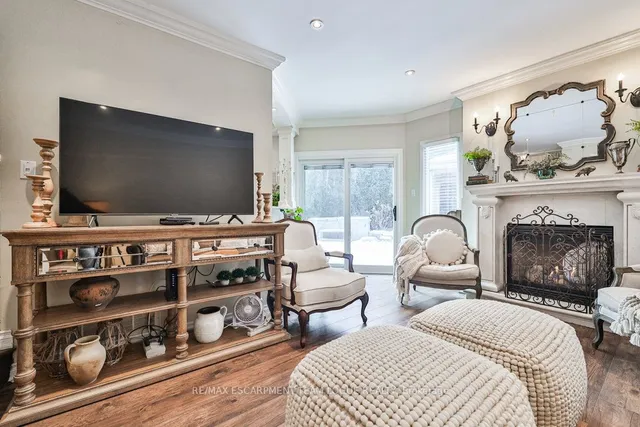 Additional image 16 of 2215 Vista Dr