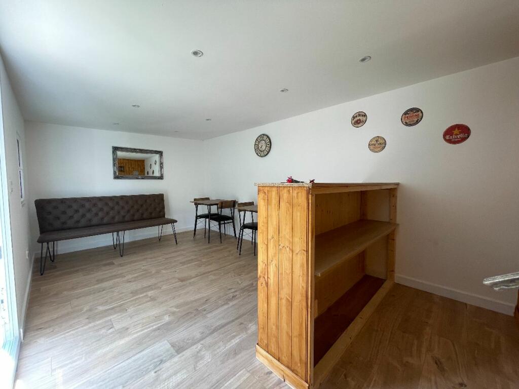 Additional image 4 of 5 Bed Student Home - Glenside Avenue