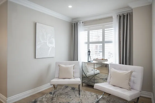 Additional image 16 of 635 Willmott Cres