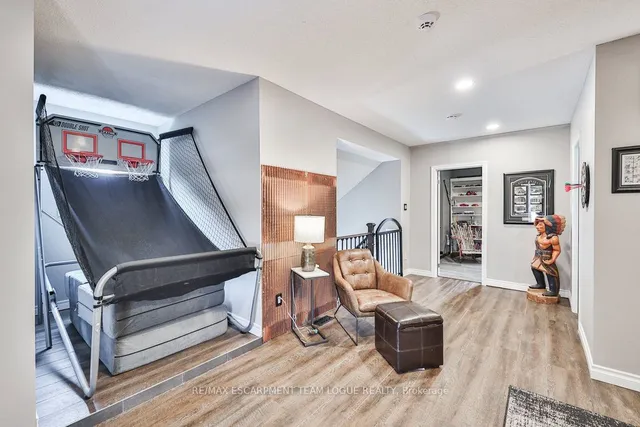 Additional image 27 of 353 Canyon Cres