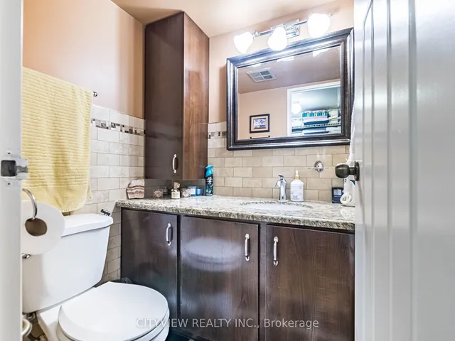 Additional image 21 of 3700 Kaneff Cres Unit 212