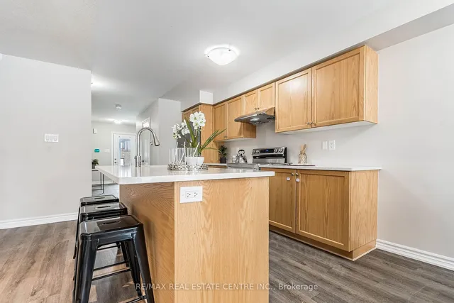 Additional image 15 of 10 Utter Pl