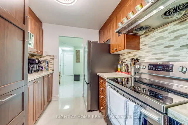 Additional image 12 of 3700 Kaneff Cres Unit 1412