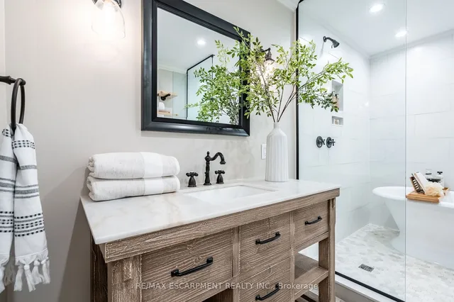 Additional image 25 of 937 Safari Rd