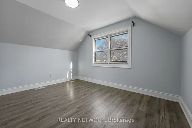 Additional image 18 of 27 Glengrove Ave