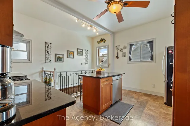 Additional image 16 of 35 Jones St