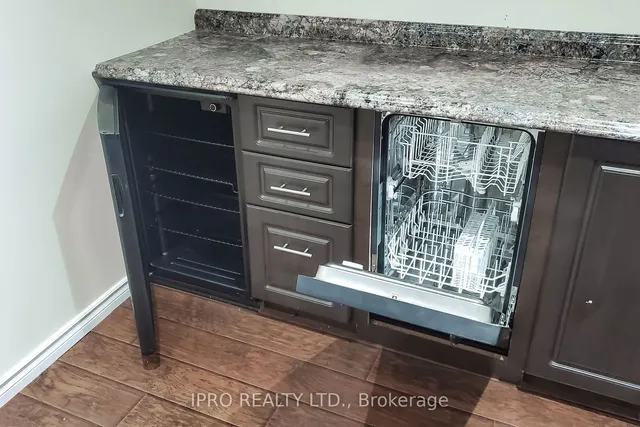 Additional image 38 of 730 Bolingbroke Dr