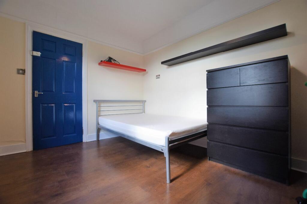 Additional image 8 of 16 Guildford Road