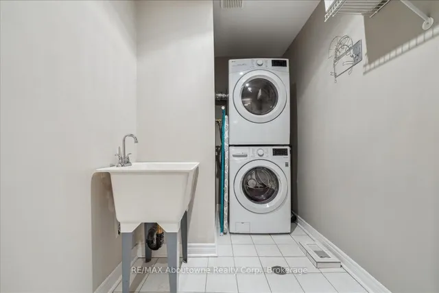 Additional image 27 of 2250 Rockingham Dr Unit 26