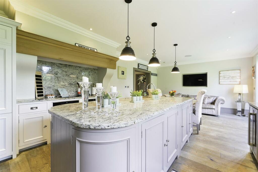 Additional image 40 of Woodcote Park Avenue, Purley