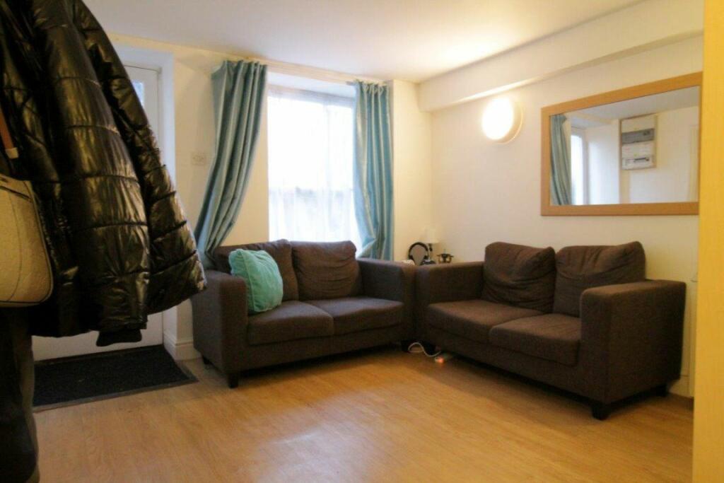 Additional image 9 of 4a Holters Mews, Canterbury Ref - 223