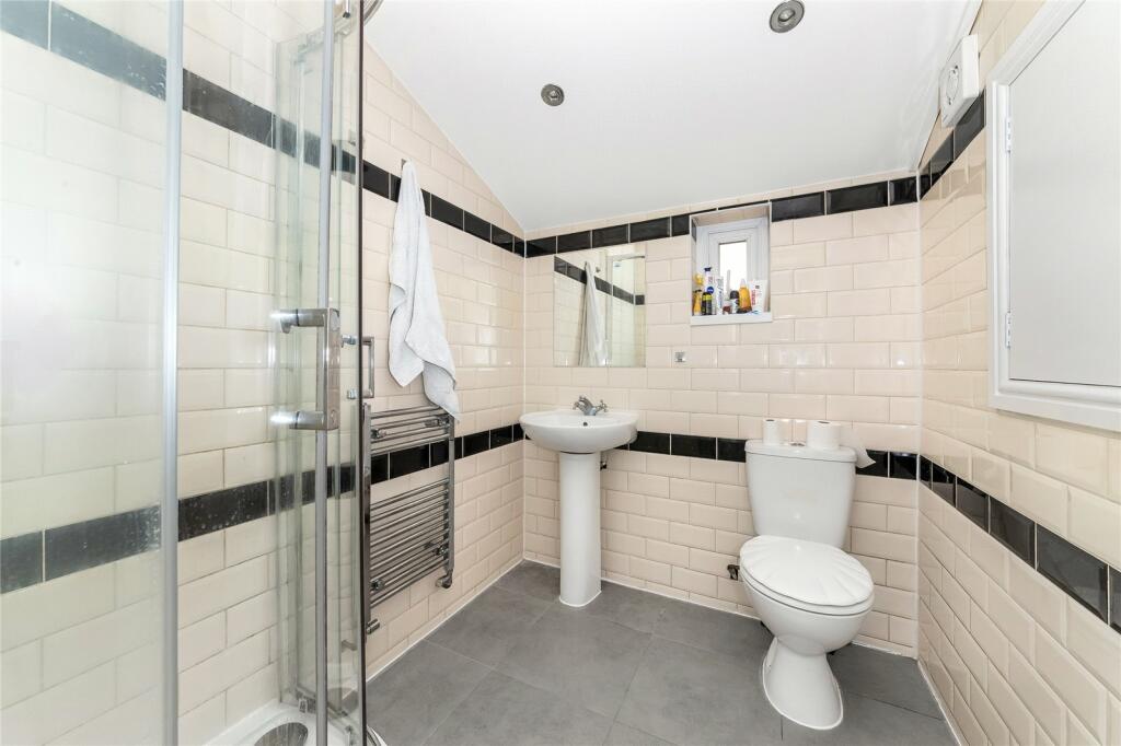 Additional image 4 of Flat 3, 10 Cotford Road, Thornton Heath, CR7