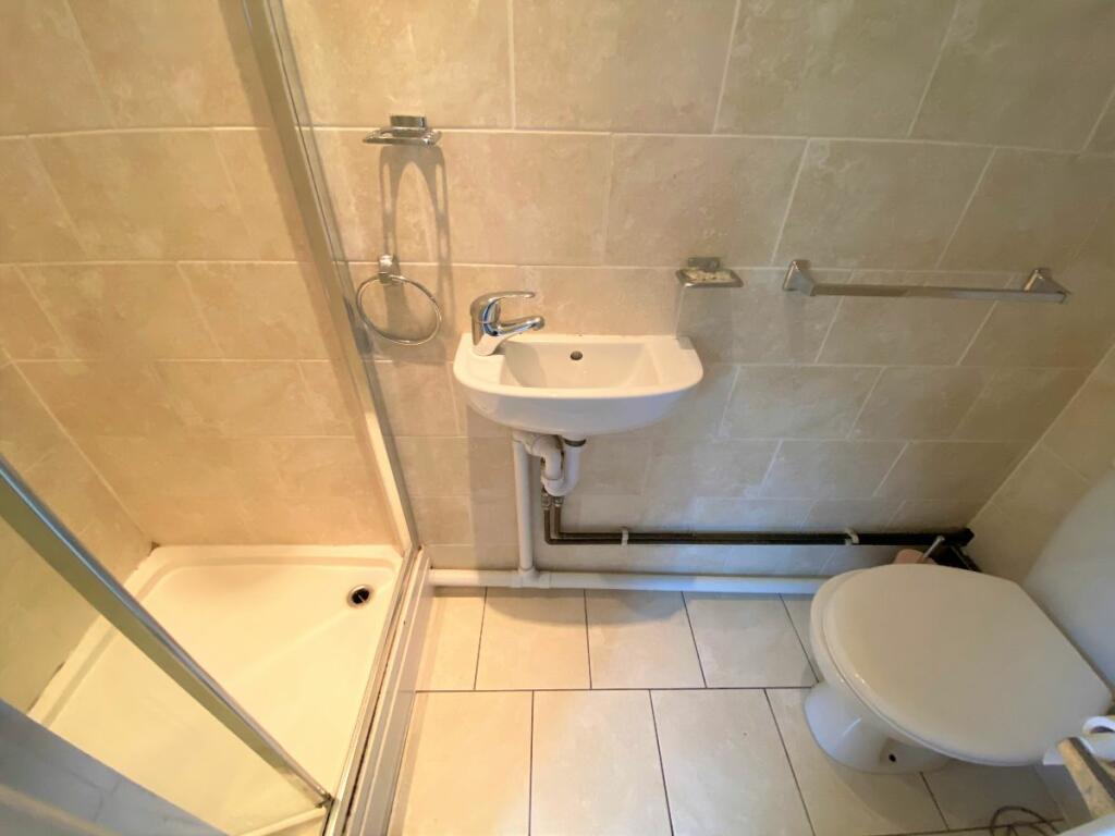 Additional image 11 of 5 Bed Student House - 50 New Ruttington Lane