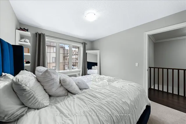 Additional image 35 of 75 Southshore Cres