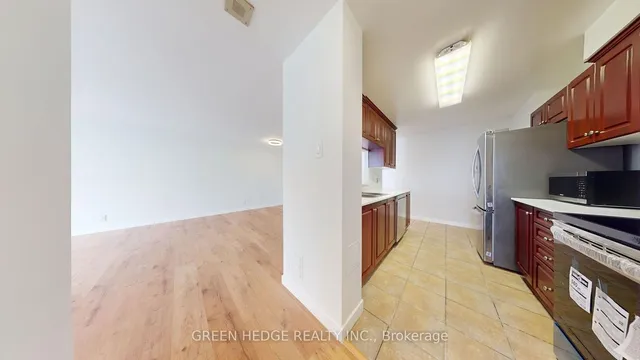 Additional image 8 of 25 Trailwood Dr Unit 707