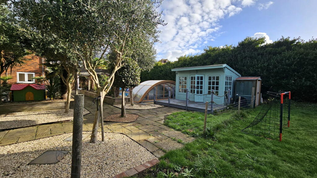 Additional image 47 of Marine Drive, Broadstairs, CT10 3LU