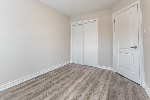 Additional image 25 of 10 Utter Pl