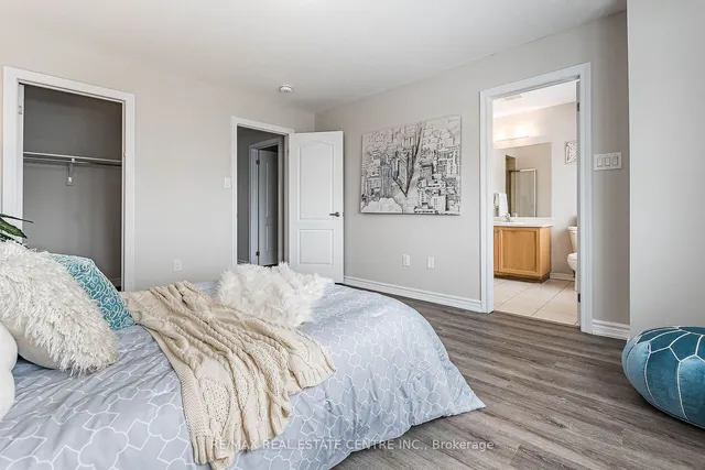 Additional image 36 of 10 Utter Pl