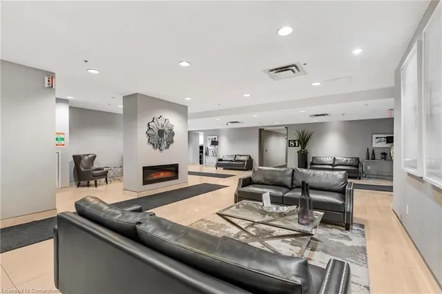 Additional image 3 of 85 Robinson St Unit 406